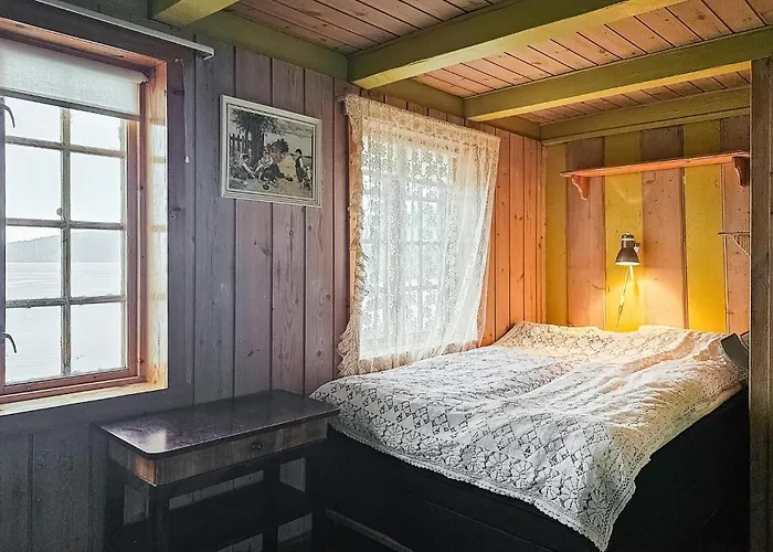 3 Bedroom Lovely In * Mosvik