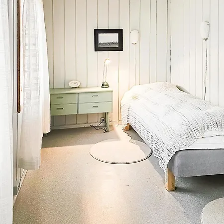 Vakantiehuis 3 Bedroom Lovely In *