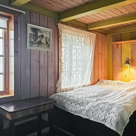 3 Bedroom Lovely In * Mosvik