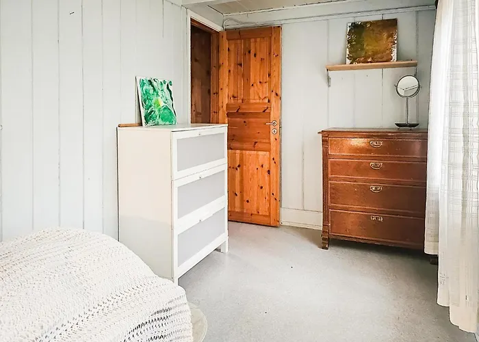 Vakantiehuis 3 Bedroom Lovely In *