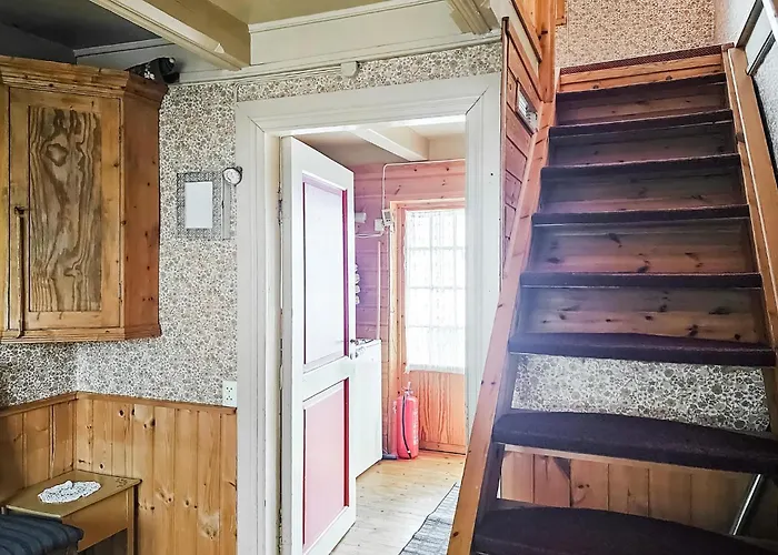 Vakantiehuis 3 Bedroom Lovely In *